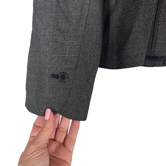 Halogen Gray Tailored Notched Collar 4 Button Blazer Jacket Women Sz 2P - Picture 7 of 10